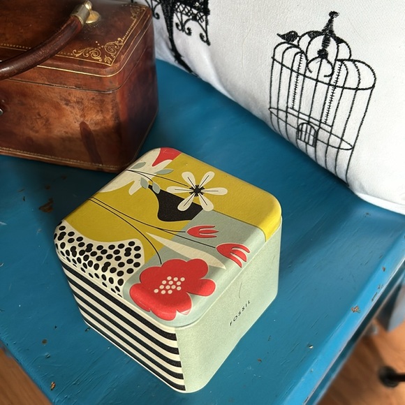 FOSSIL Metal Watch Box - Picture 2 of 8